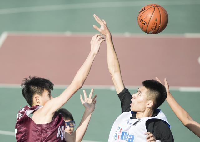尤其是当它们被贴上“限量”“典藏”的标签,更是一下子点燃了观众的收藏欲望。
